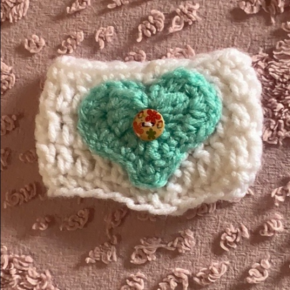 Cute handmade knit bracelet cuff🤍